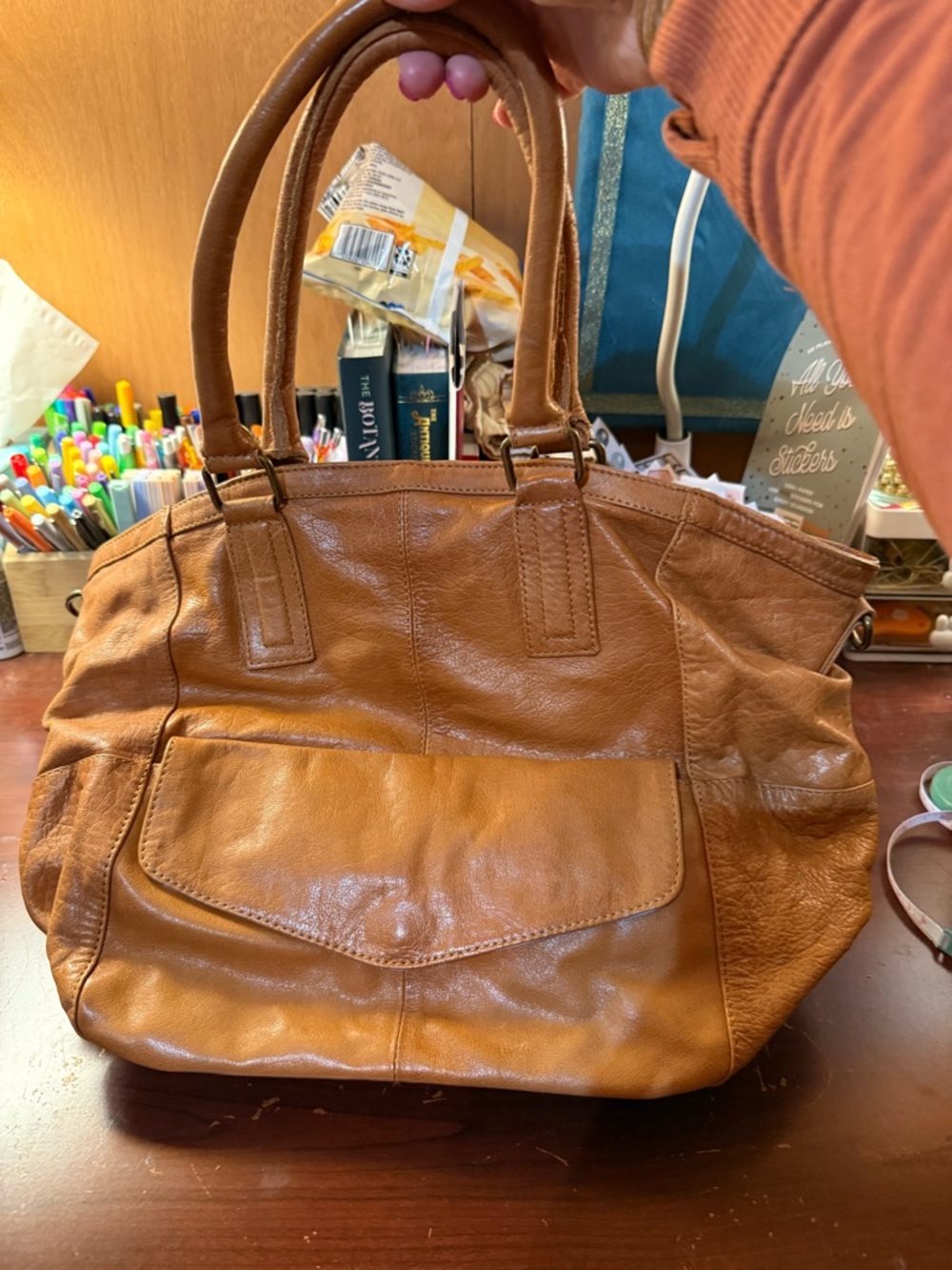 Day & Mood Classic Women's shoulder Bag in Cognac Brown leather